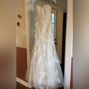 Maggie Sottero BRAND NEW Wedding Dress